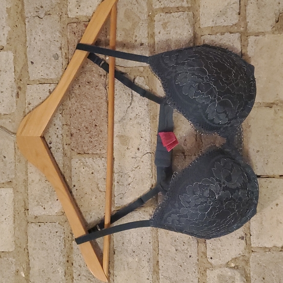 Two Women's La Senza, Obsession Plunge,  Push-up, Lace Bras. Size 34 C. - Picture 5 of 8